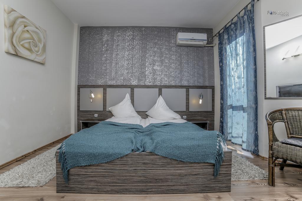 Hotel Golden Spirit Băile Herculane Cameră foto