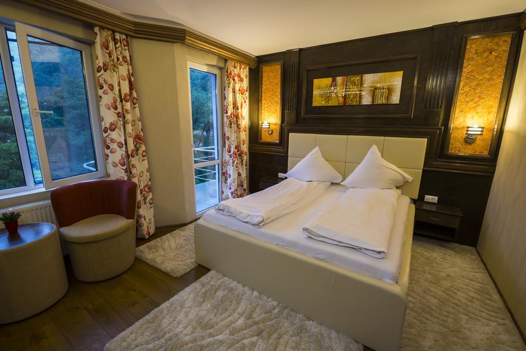 Hotel Golden Spirit Băile Herculane Cameră foto