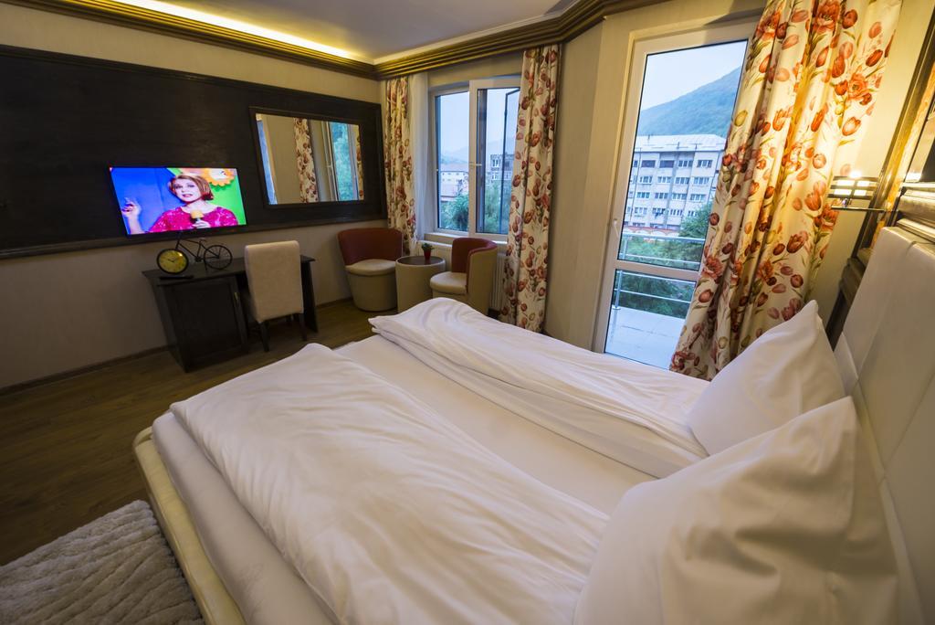Hotel Golden Spirit Băile Herculane Cameră foto
